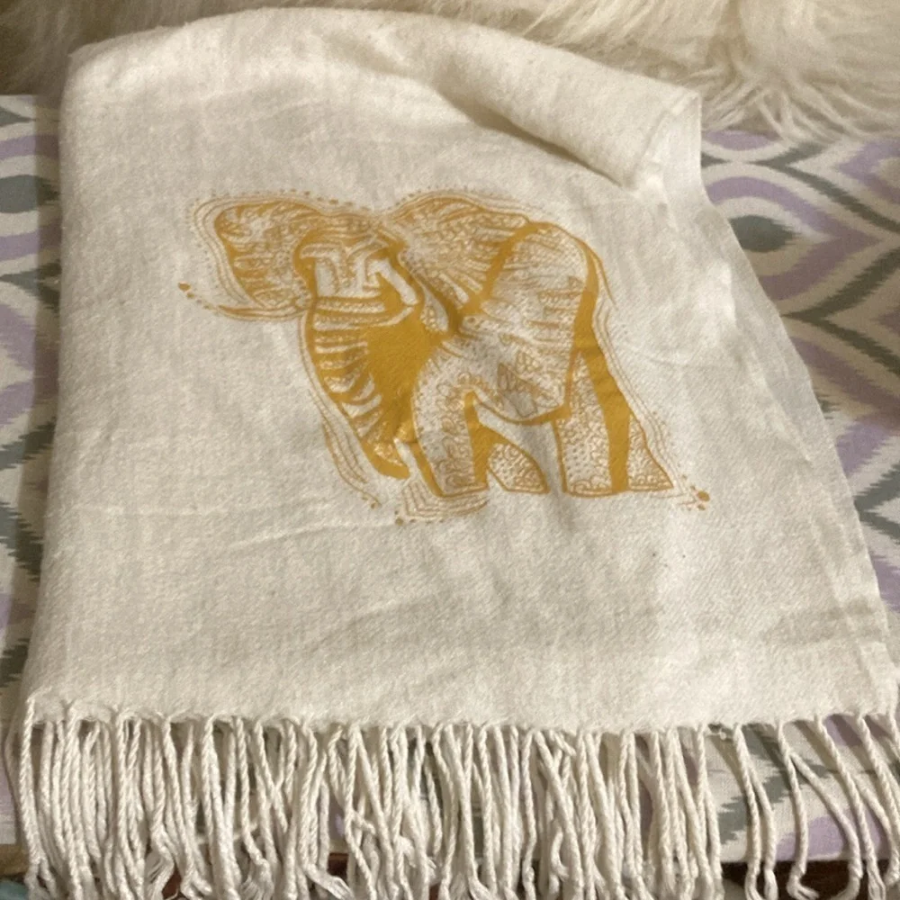 🌈 Fringed cotton scarf with elephant silk screen silk cotton blend